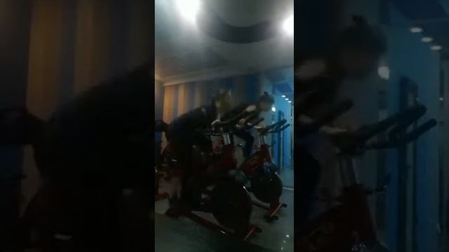 Spinning fitness center Fresh с Юлией Лотц смотреть онлайн