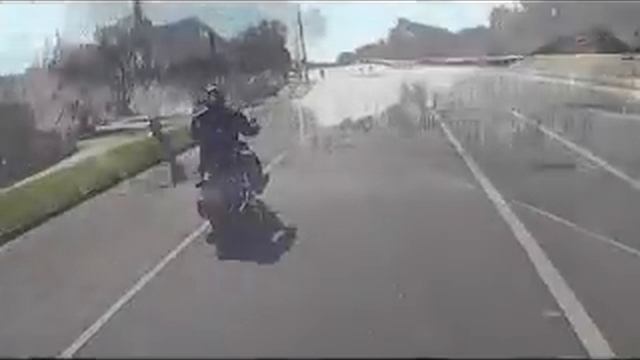 Phil, Dale & Mick - Call me the breeze смотреть онлайн