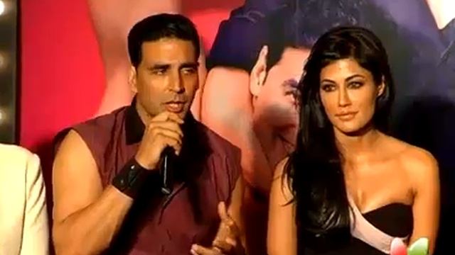 Akshay Kumar praises John Abraham . смотреть онлайн
