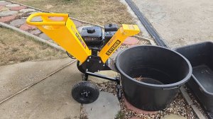 Жмыходробилка или измельчитель веток в действии. STEHER GSR-750