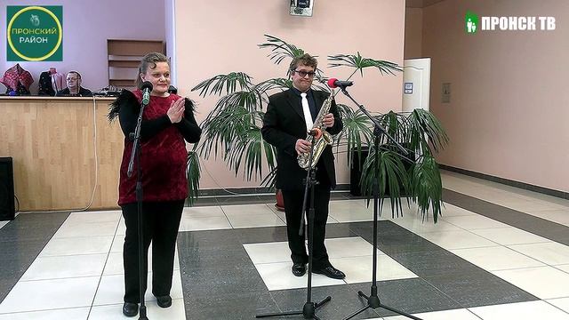 Дарите женщинам цветы