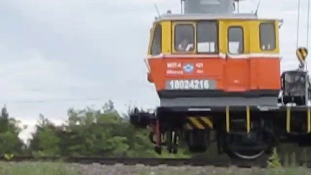 Автомотриса МПТ4-24 следует по перегону ст Котёл-Голофеевка