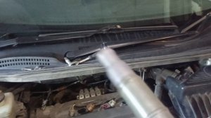 Toyota Ipsum троит, но ошибок нет.