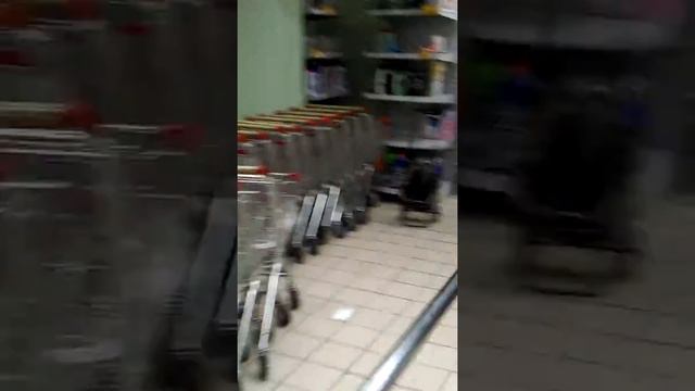 Осеннее обострение в Гольяново.Фееричный чувачелло в ковбойском прикиде и тапочках) смотреть онлайн