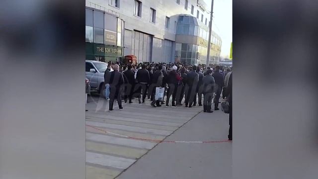 Молельный дом в Троицке парализовал жизнь города, куда мигранты сотнями стягиваются для намаза смотреть онлайн