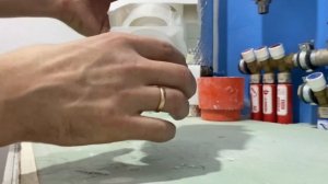 Как уменьшить слив воды в инсталляции Grohe Rapid SL? Чаша унитаза брызгает во время слива воды.