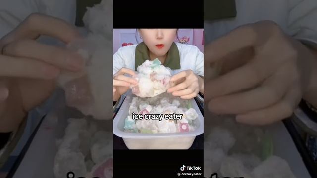 съедение глыбы снега с ледышками смотреть онлайн