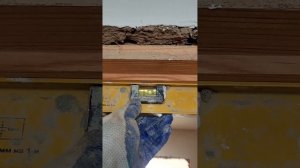 как установить деревянную дверь