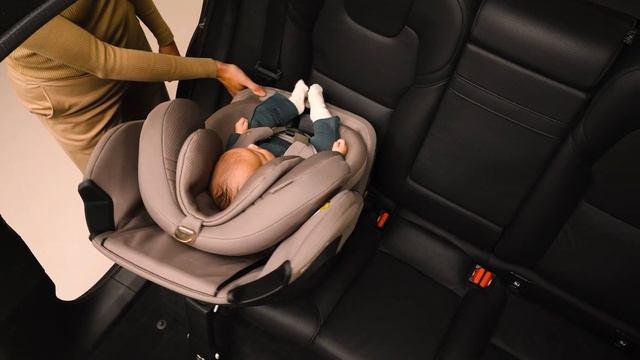 Автокресло 0-36 кг Maxi-Cosi Emerald 360 Pro как положить и достать ребенка смотреть онлайн