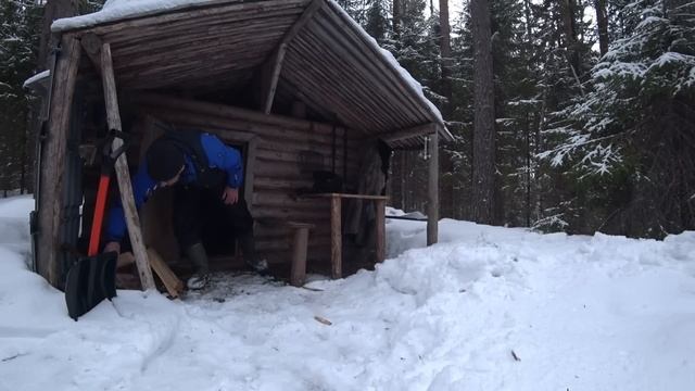 Рыбалка на Озере. Оставил Самоловки на Ночь. Ужасно Переночевал в Избе.