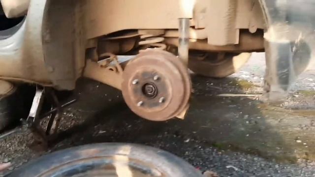 How to change Puncher Tyres of Maruti Suzuki Swift in Marathi смотреть онлайн