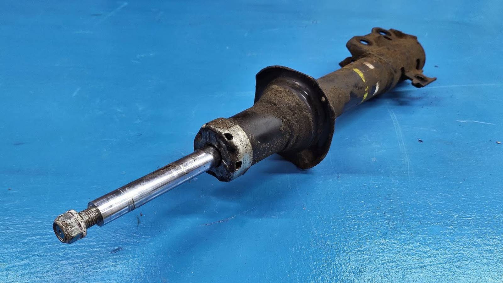 Потрясающая идея из старого амортизатора! смотреть онлайн