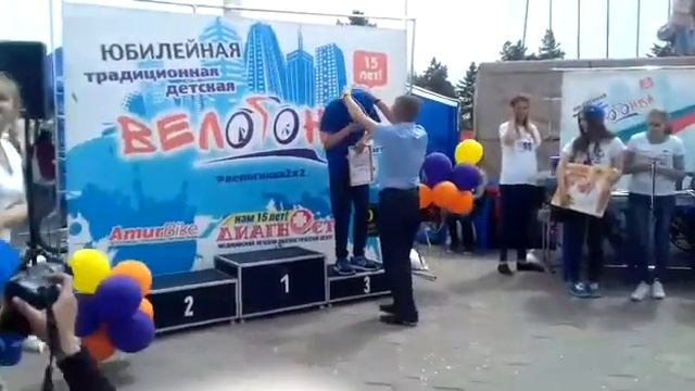 награждение победителей велогонки на призы газеты "Дважды два" смотреть онлайн