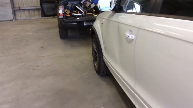 Part 1: Kicked in Audi Q7 door смотреть онлайн