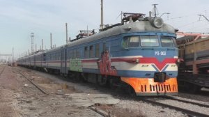 Заброшенный электропоезд на платформе "Первомайской" | Железная дорога в Сибири