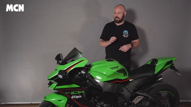 Spending 2021 with the Kawasaki Ninja ZX-10R | MCN смотреть онлайн