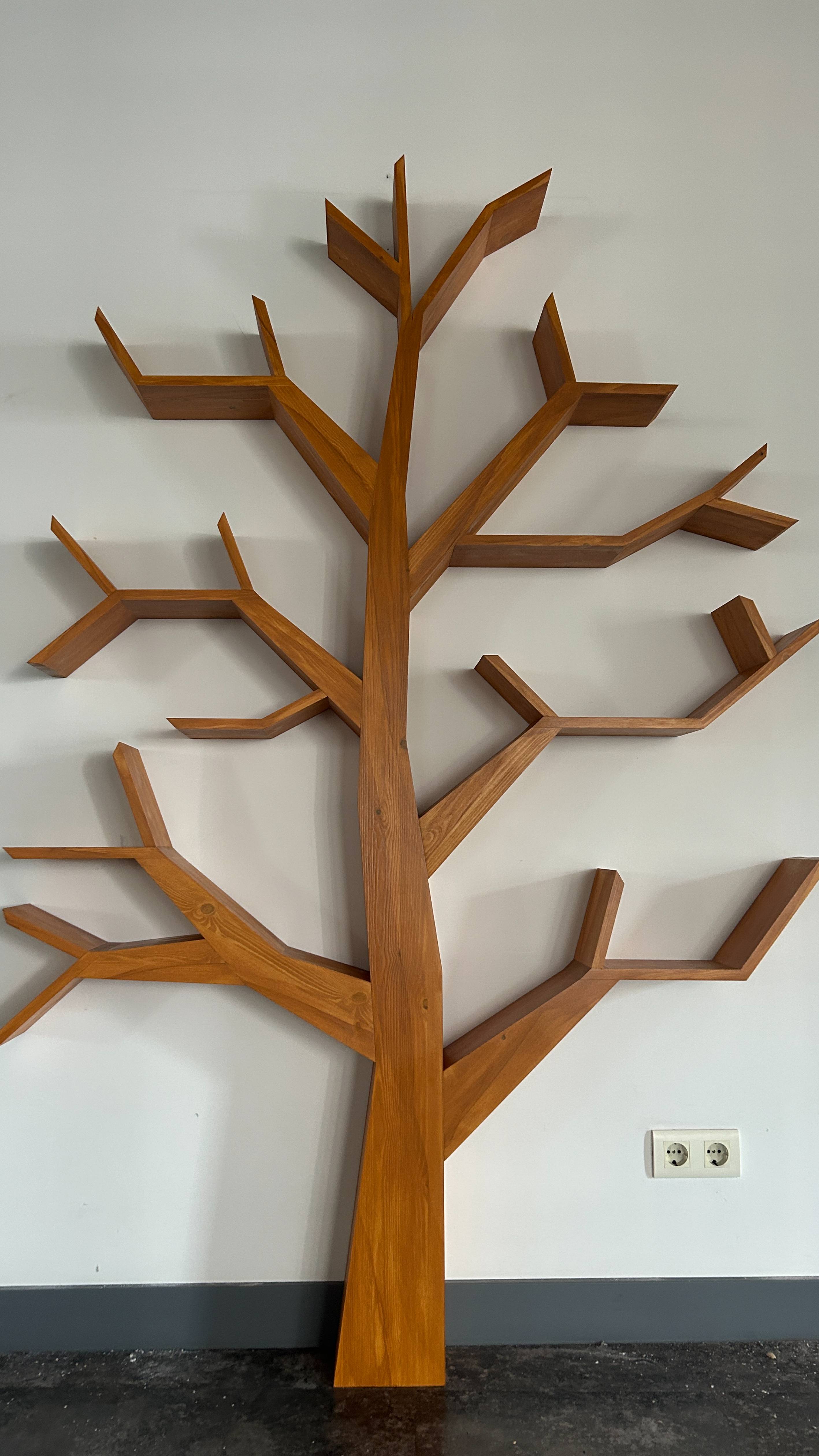 Стеллаж в виде дерева