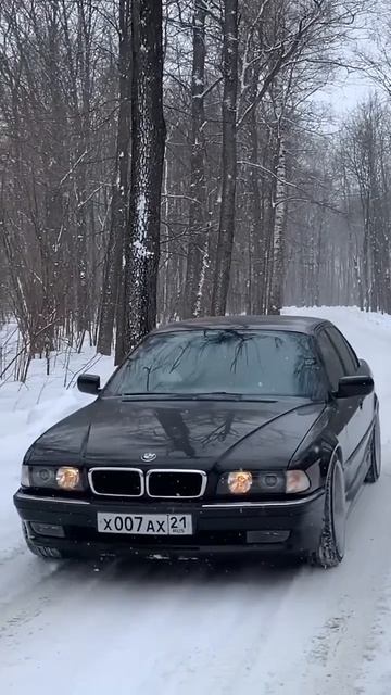Есть что то в нем своё, согласны? #bmwe38 #e38stance #e38 #bmw #bassecurity #бумер смотреть онлайн