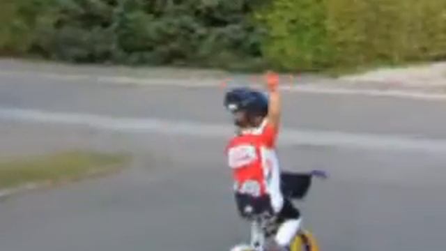 Bat-Mads giver den gas - lidt for meget! смотреть онлайн