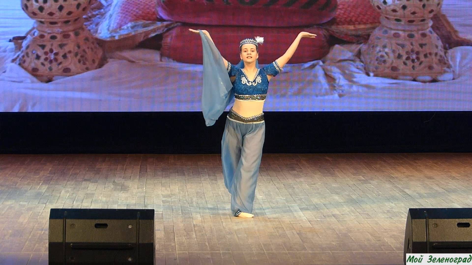 Маргарита Павлова - Персидский танец из балета И. Штрауса «Голубой Дунай» (пост. Б. Фенатера) смотреть онлайн