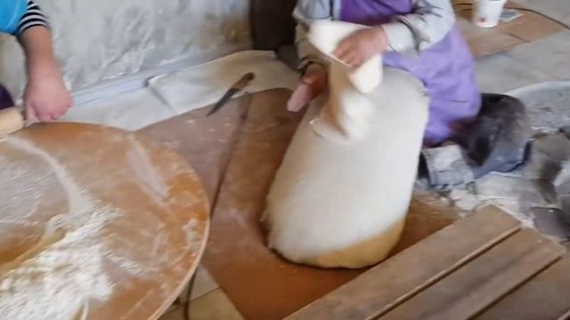 how to bake pita bread in a tandoor on a fire another video is a must watch смотреть онлайн