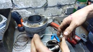 ДНЕПР -  правильная установка наборных маслосъёмных колец от производителя .