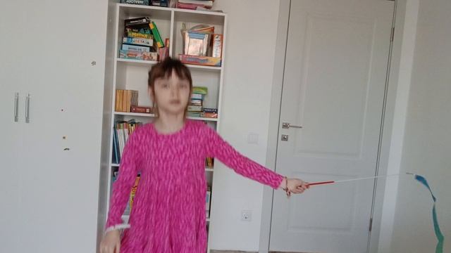 Танцуем с лентой и без ленты