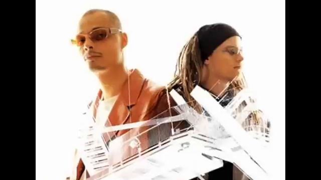 Bomfunk Mc's - Rocking Just To Make You Move смотреть онлайн