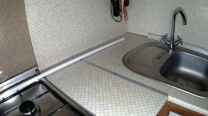 Удобно, красиво, полезно. Плинтус на столешницу.