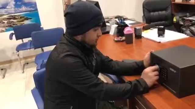 Шестой кто открыл сейф! смотреть онлайн