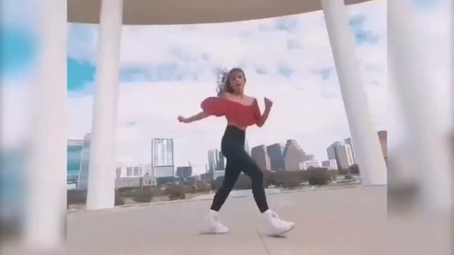 Girls Shuffle Dance - 2019 (Eiffel 65 - Blue)