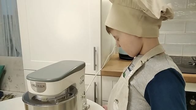 👨🍳👩🍳Школа юных хозяюшек 🍰. Печем вкусный кекс.🧁