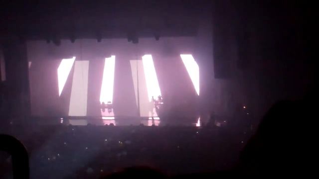 Stromae - Silence (Vorst/Nationaal/Forest National 4/04/2014) смотреть онлайн