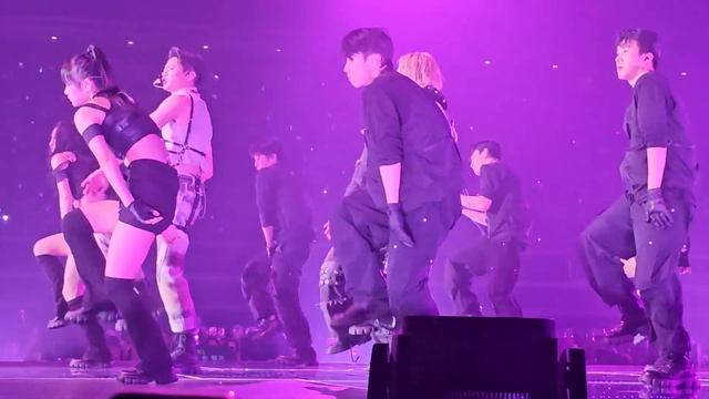 240302 SHINee World VI Perfect Illumination - Body Rhythm смотреть онлайн