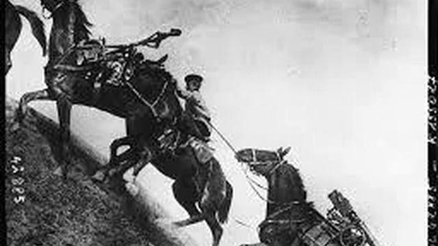 Кинофрагмент с падающей лошадью (Виктор Гаврилин - Геннадий Желуденко) смотреть онлайн