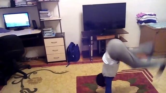 Колесо,переворот назад и мостик