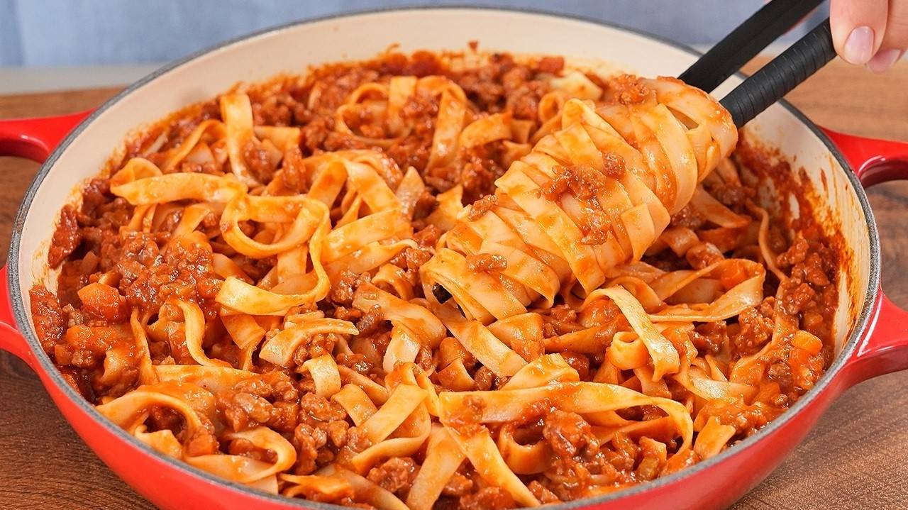 ПАСТА БОЛОНЬЕЗЕ КАК В РЕСТОРАНЕ. Этот итальянский рецепт покорил весь мир! Спагетти Болоньезе