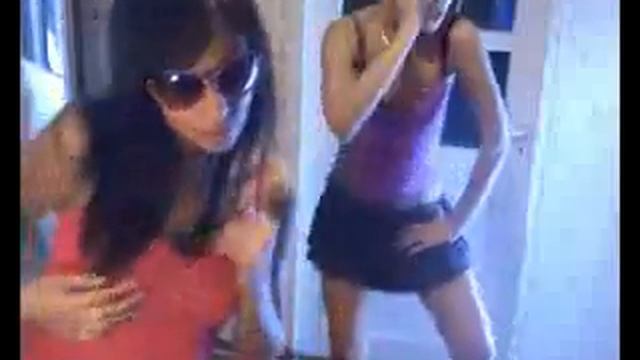 Блондинка и Брюнетка