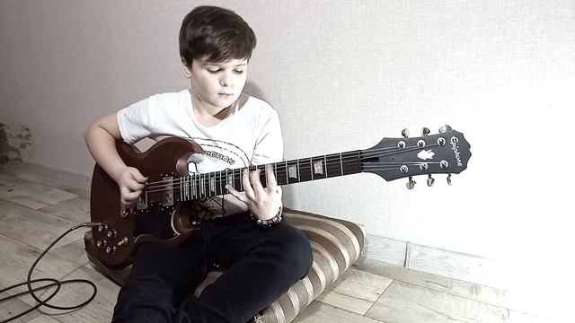 10-летний ГИТАРИСТ играет МЕТАЛКОР