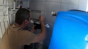 Шабашка | Установка накопительного бака для воды в дачном поселке. Сантехника как способ заработка.
