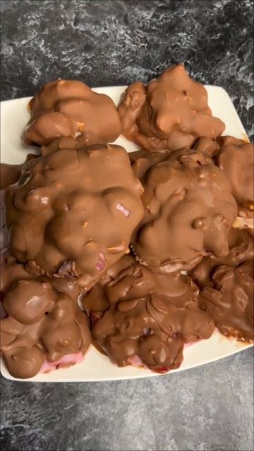 КЛУБНИКА В ШОКОЛАДЕ😍🍓. Рецепт каналда😋🤗 #рецепты #клубникавшоколаде #клубничныйдесерт # #food