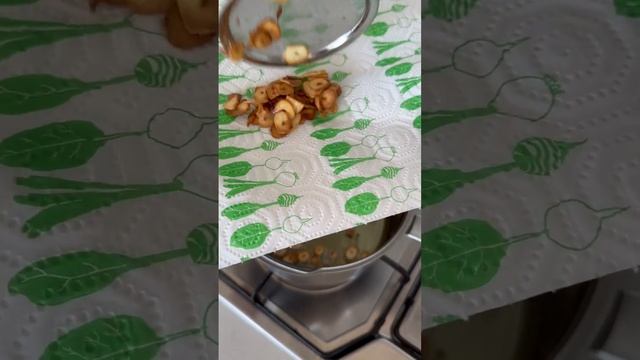 GARLIC CHILLI CRISP OIL 🔥 смотреть онлайн