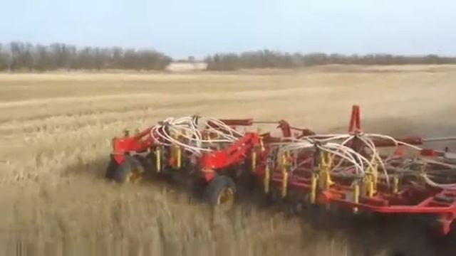 Spring seeding In Canada смотреть онлайн