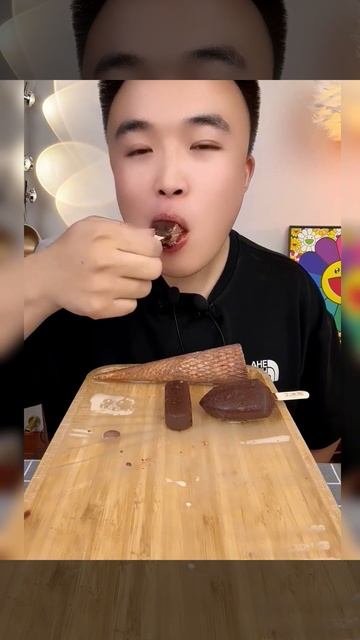 ice cream chocolate flavor delicious very eatingsounds asmr (5) смотреть онлайн