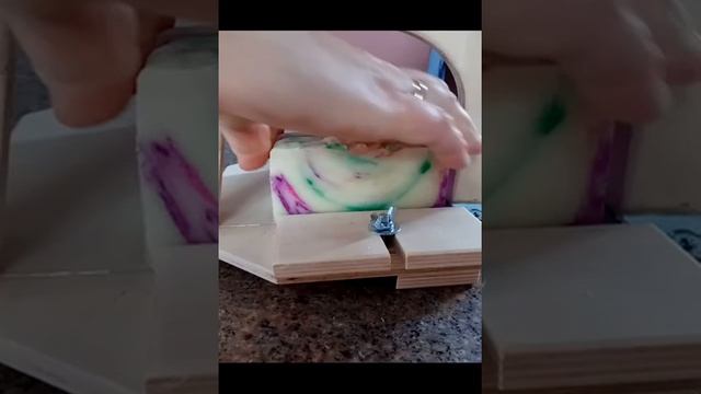 Мыло с нуля - нарезка и штамповка смотреть онлайн
