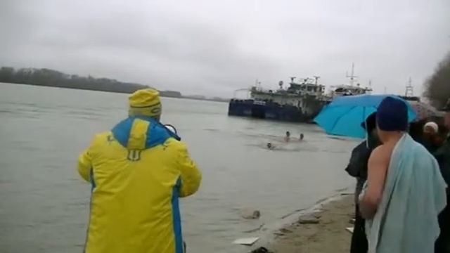 Моржи Придунавья.Тоарка заплыв 19.01.13 смотреть онлайн