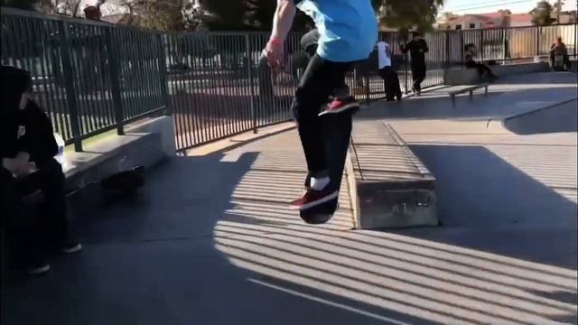 Spring 4-20-20 Dirtybirdies : Token Tucan and Dabbing Dove Video смотреть онлайн