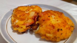 Картофельные котлеты с сосисками