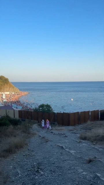 Спускаемся к центральному пляжу в хуторе Бетта,#2023 #бетта#нврск#travel#море#геленджик#gelendzhik смотреть онлайн