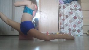 шпагат на правую ногу